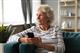 МегаФон предложил пенсионерам постоянную скидку на связь