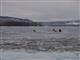 В Ставропольском районе с дрейфующей льдины спасены трое рыбаков