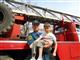 Огнеборец из Тольятти на руках вынес из горящего жилища двух детей