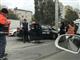 На ул. Аэродромной таксист врезался в столб между трамвайными линиями, перекрыв движение трамваев