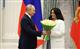Владимир Путин вручил орден "Мать-героиня" многодетной маме из Саранска Наталье Автаевой