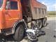 В Кинельском районе мотоциклист погиб под колесами КамАЗа