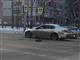 На ул. Клинической встали трамваи из-за столкновения микроавтобуса и Infiniti