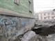 Жильцов дома по ул. Авроры могут эвакуировать из-за провалившегося грунта у стены здания