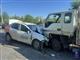 Водитель легковушки попал в больницу после столкновения с грузовиком