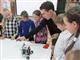 Молодой инженер Александр Энговатов из Безенчука учит ребят создавать роботов